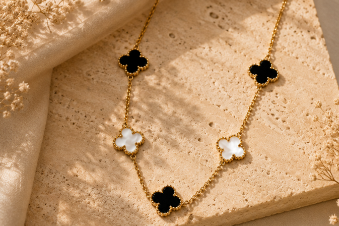 Anti tarnish Clover necklace